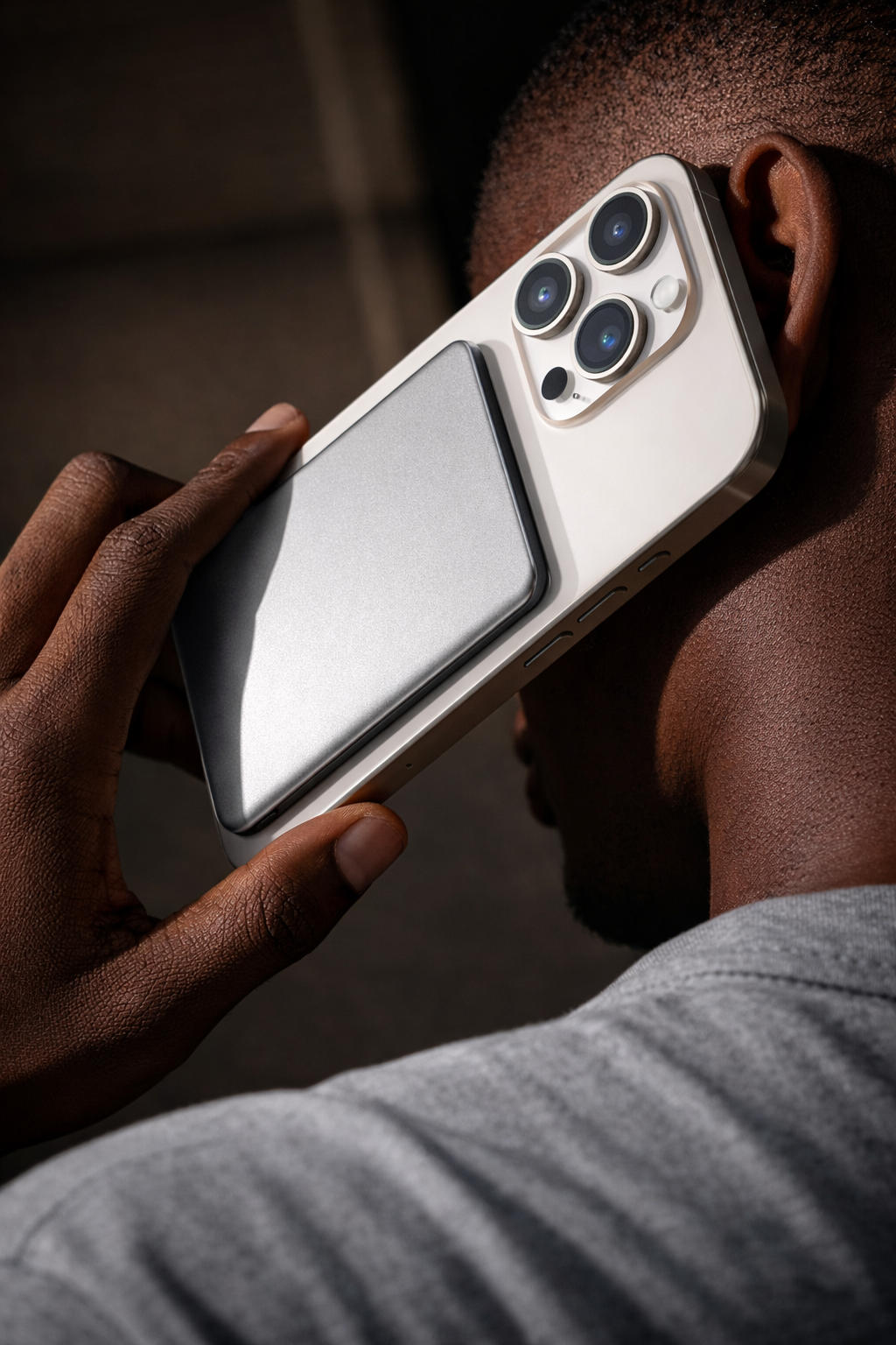 Super-thin 8 mm Aluminium Powerbank - 5000mAh Magnetic Wireless powerbank, light wight, sleek, 15 watt fast charging support